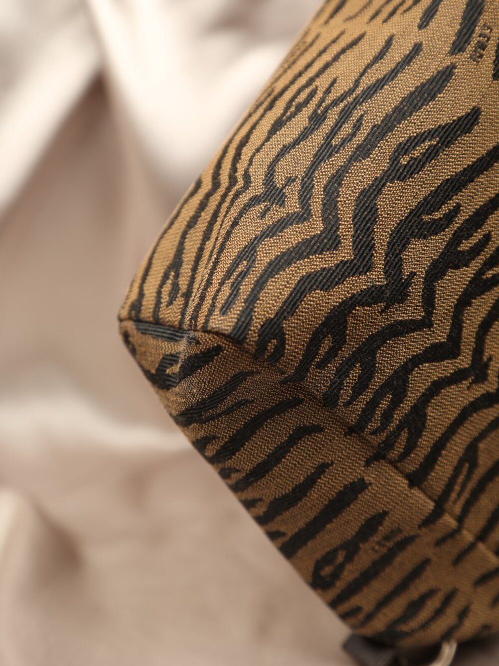Extremely rare Fendi Bag - Picture 7 of 13